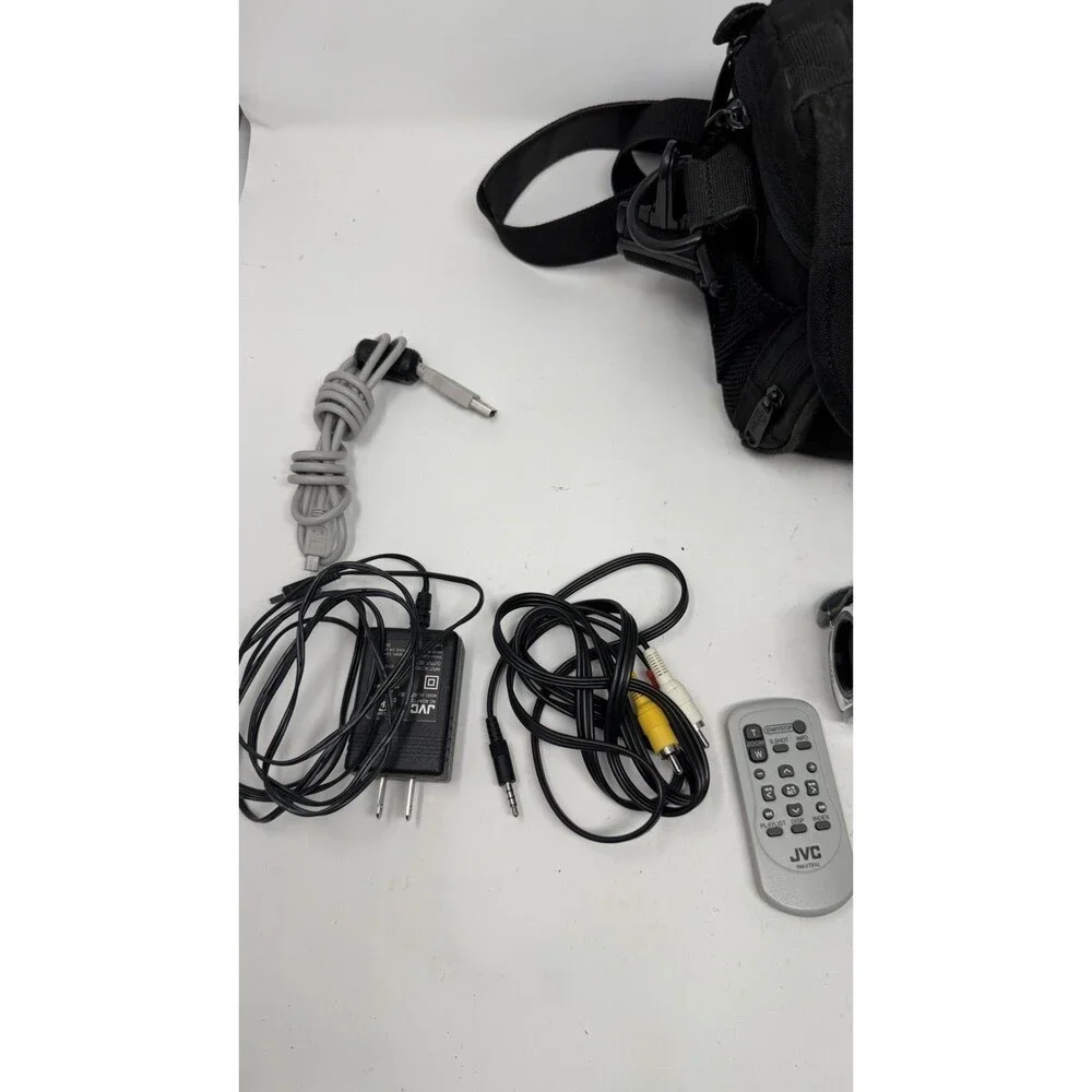 JVC Everio GZ-MG330HU Video Hard Disk Camcorder - Tested and Working